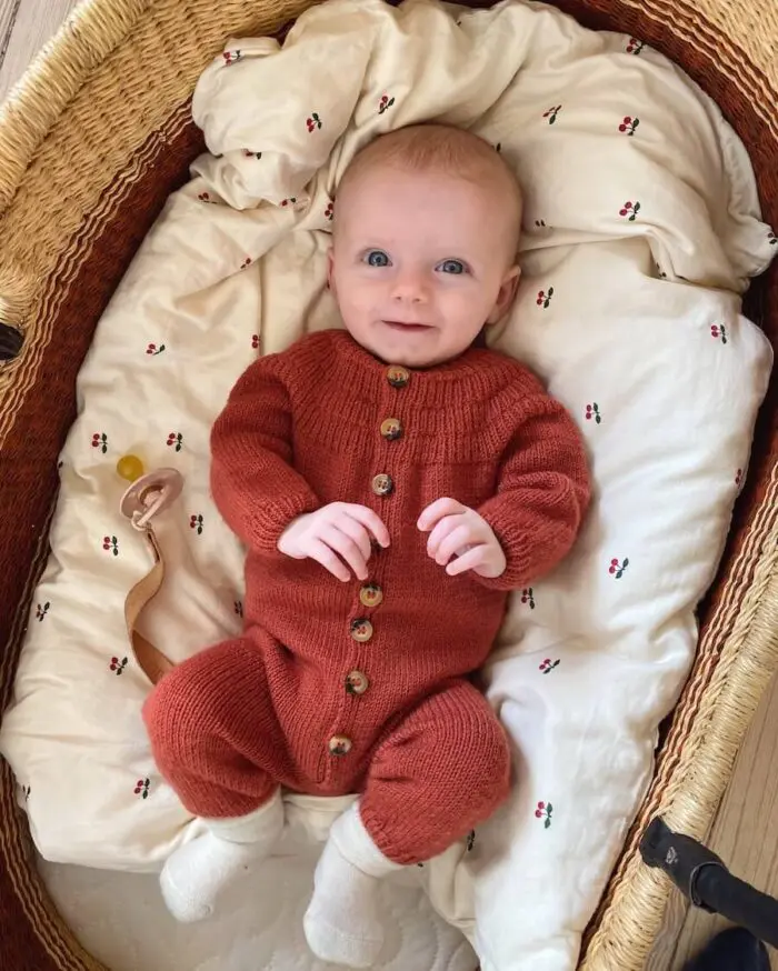 PETITE KNIT uppskrift | Anker's Onesie (á ensku)