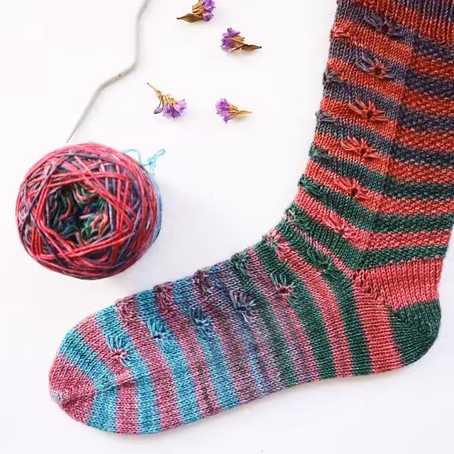 Urth Yarns - UNEEK SOKKAGARN - Image 2