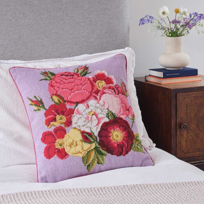 Ehrman - ROSES IN LAVENDER útsaumspúði - Image 2