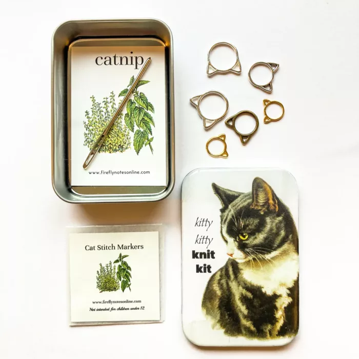 Firefly CAT askja m/prjónamerkjum og segli
